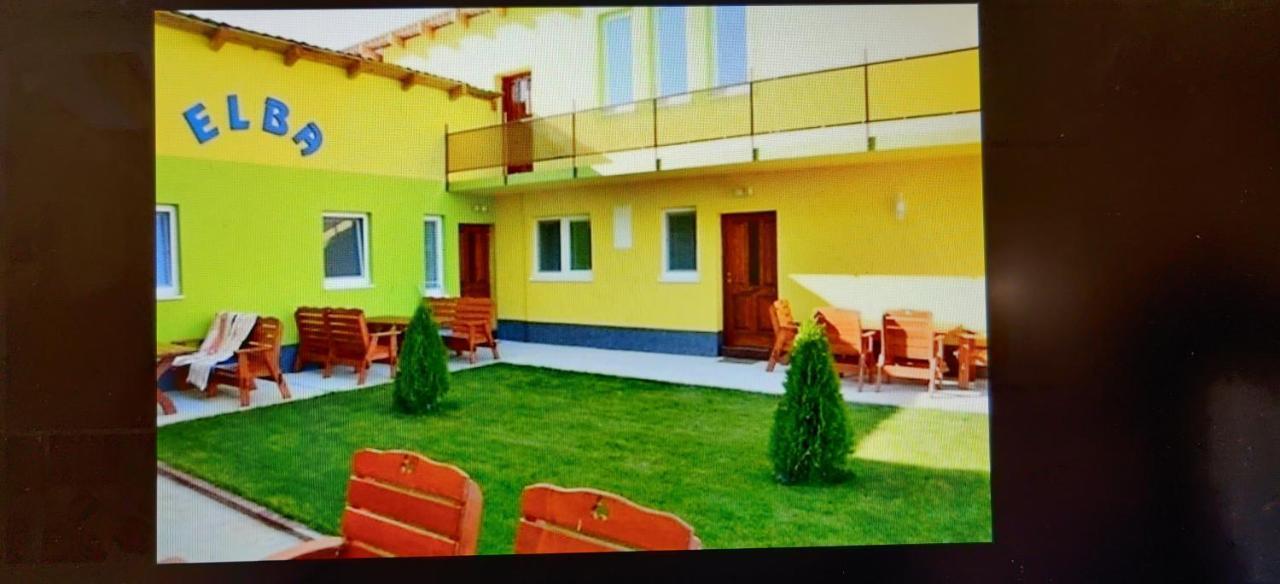 Apartmany Elba Veľký Meder Exterior foto
